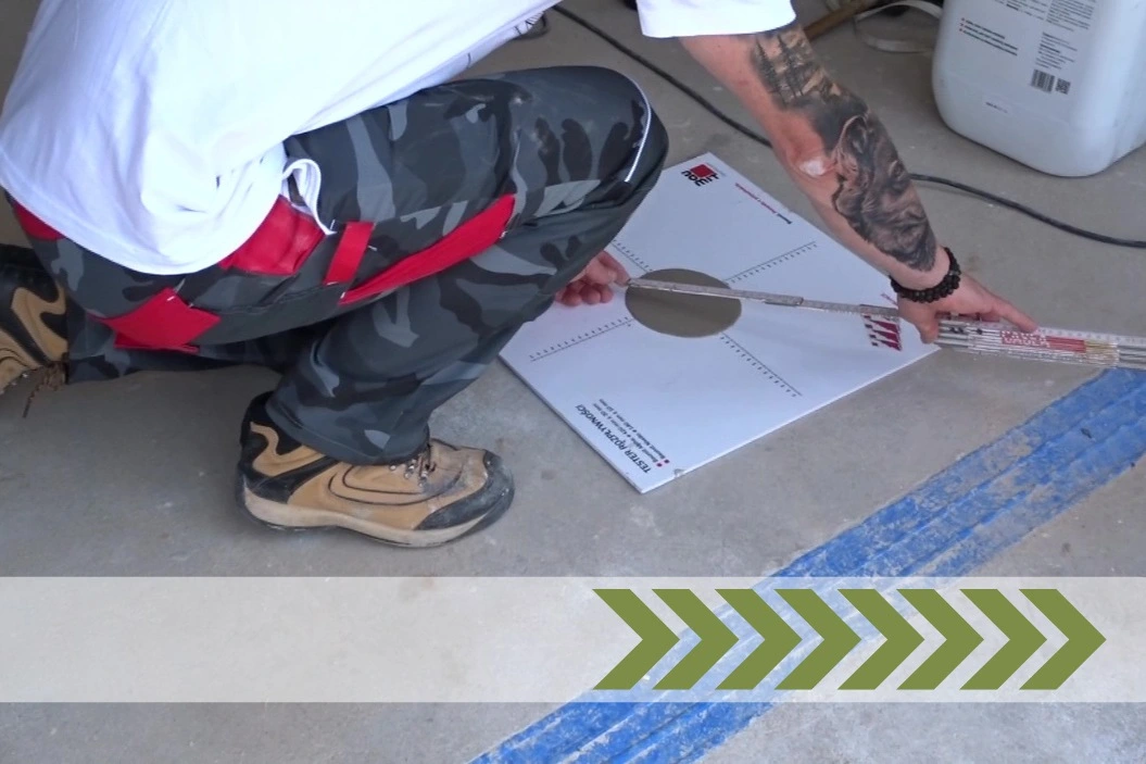 wylewka samopoziomująca pod panele